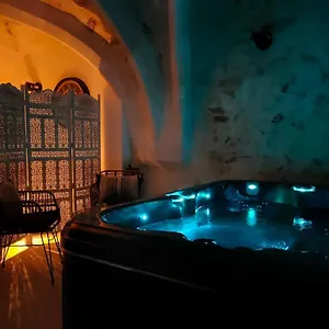 Appartement L'envoûtement Provençal, Jacuzzi Privatif Et, Orgon